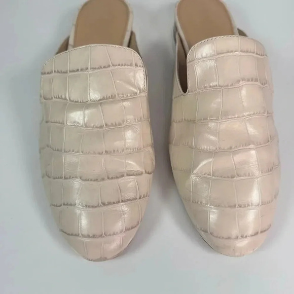 Michael Kors Natasha Embossed Leather Slides Creamy 10M Minimalist Old Money - Picture 3 of 8
